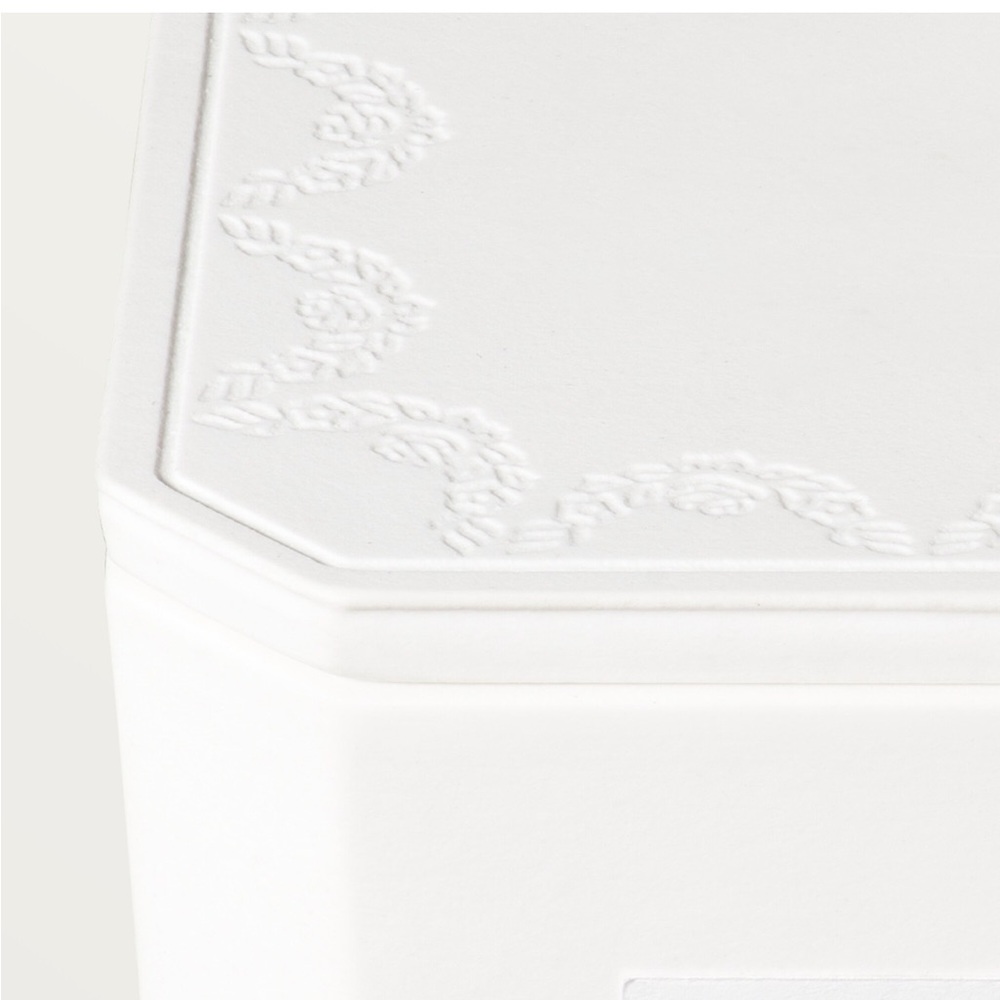 Cartier White Candle in Petals πΈπ©· - Picture 2 of 15